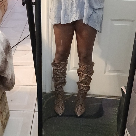 Boots - Picture 5 of 6